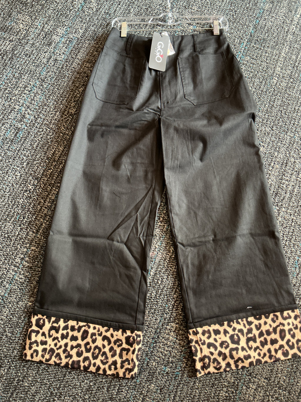 Capri pants