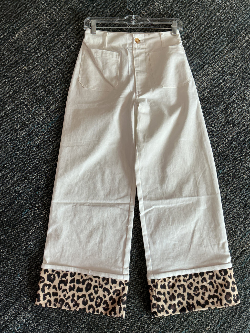 Capri pants